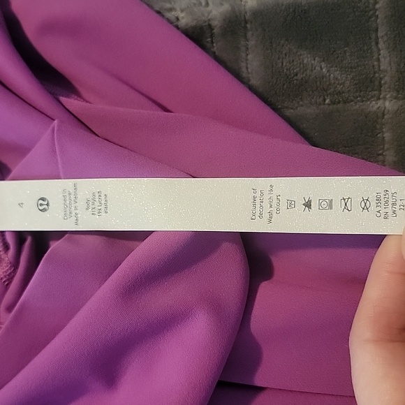 ​Lululemon NWT Align High Rise Short 8" Vivid Plum Size 4 Nulu Yoga Biker - Picture 6 of 6